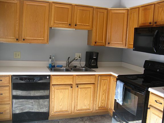 5th image of 3103 Greenoak Ave