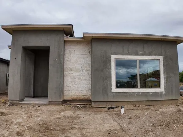 6015 Seminario Ln, Laredo, TX 78046
