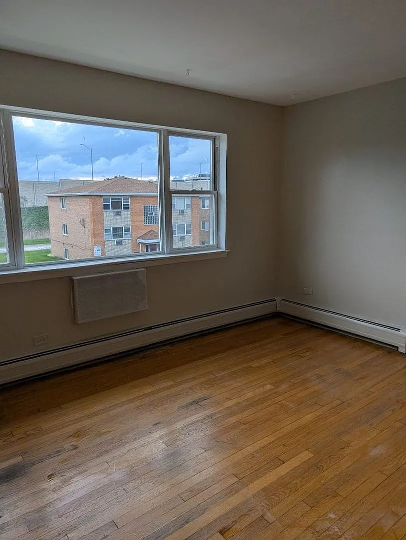 Building Photo - Rosemont - 9595