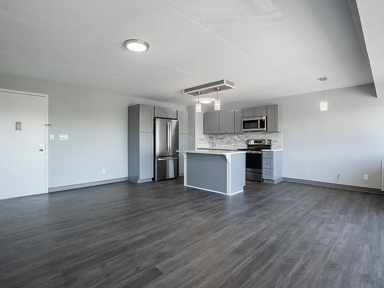 Rahway Plaza Apartments — Photo 6
