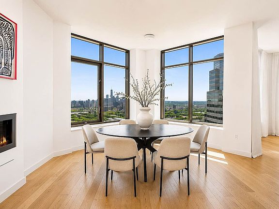 2nd image of 75 Wall St #Phd2
