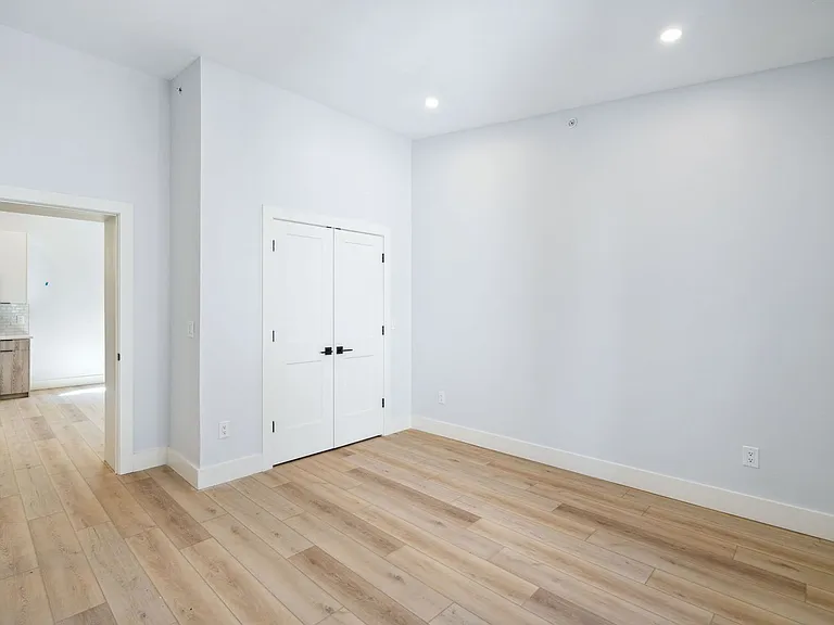 Serpentine Apartments: Newly Renovated in the Heart of Drexel — Photo 40