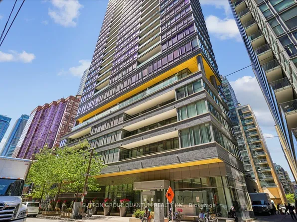 8 Charlotte St #404, Toronto, ON M5V 0K4