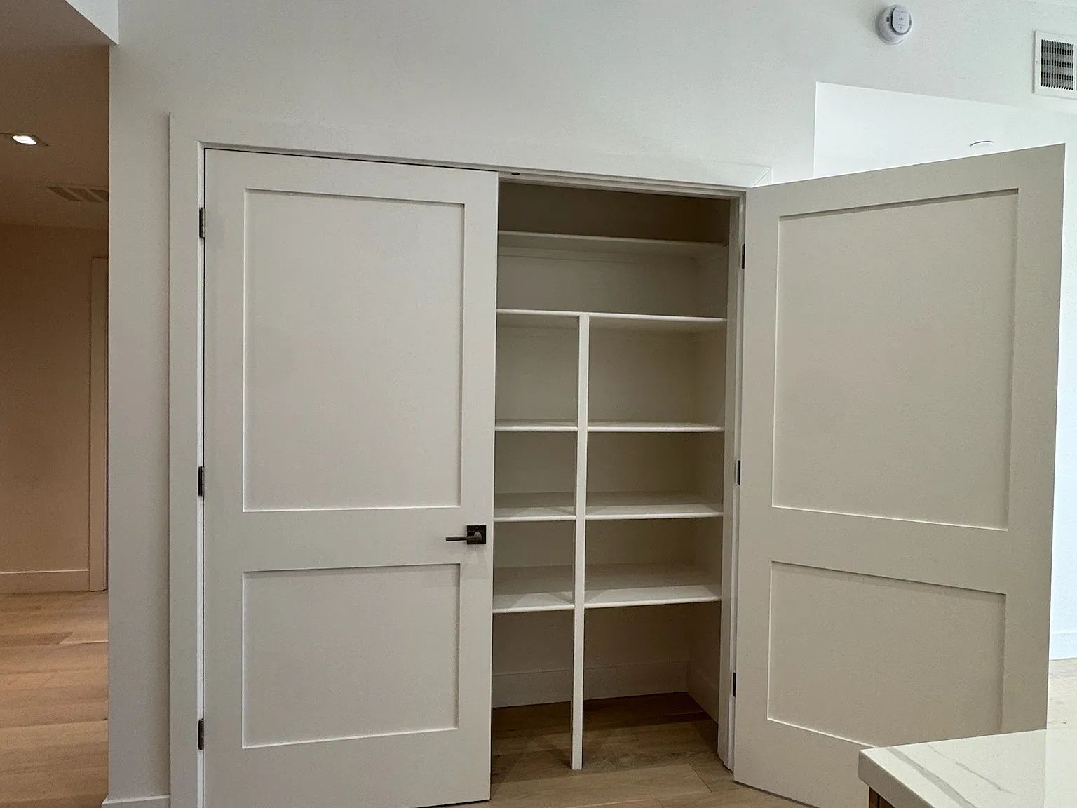 2 bed, 1400 sqft, $7,500 — Photo 2