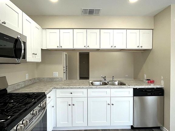 5th image of 3830 Candlestone Dr