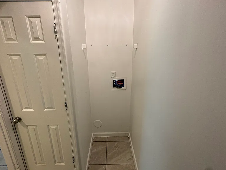 310 Riverbend Dr #1E — Photo 5