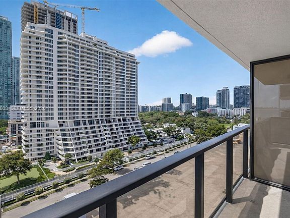 2nd image of 600 NE 36th St APT 1220