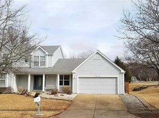 2945 Berwick Ct, Saint Charles, MO 63303