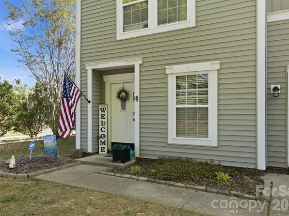 2028 Harrison Park Dr, Waxhaw, NC 28173