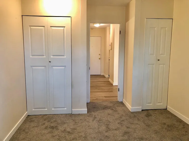 885 Craigflower Rd — Photo 12