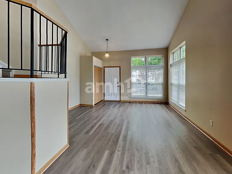 14233 S Hillsdale Ct — Photo 10
