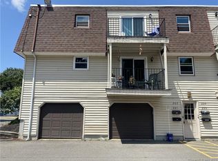201 Blackstone Vlg UNIT 201, Meriden, CT 06450