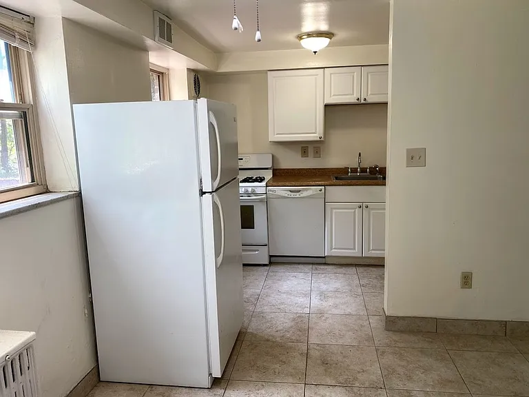2355 Eldridge — Photo 10