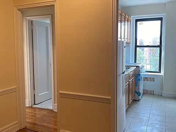 5th image of 782 E 32nd St APT B7