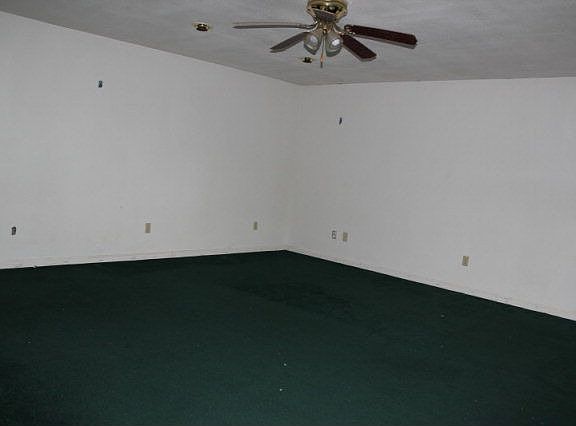 2nd image of 3416 Maple Dr
