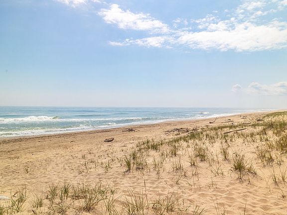 4th image of 707 Old Montauk Hwy #A-57