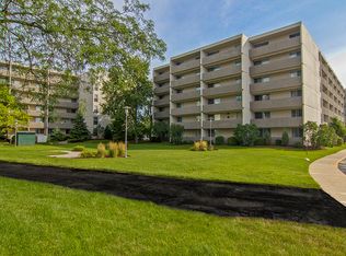 3905 Tower Dr #B311, Richton Park, IL 60471