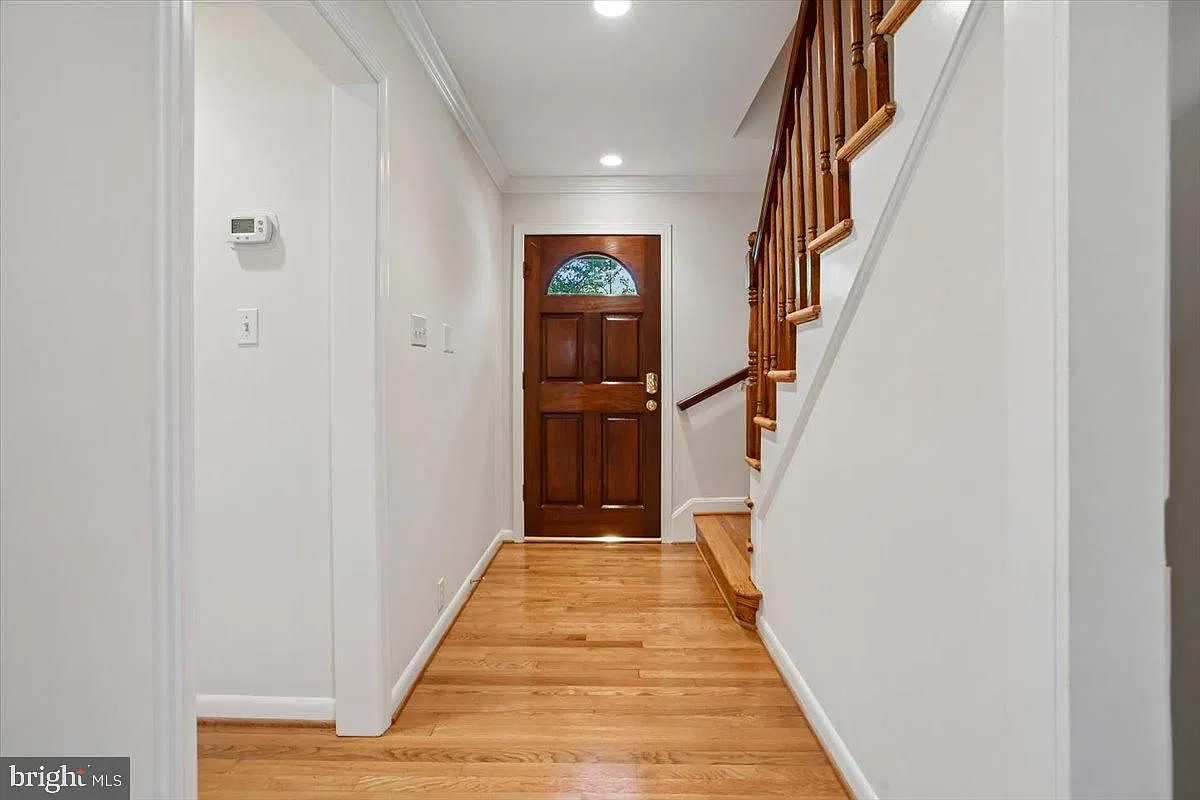 5 bed, 3.5 bath, 2385 sqft, $5,600 — Photo 4