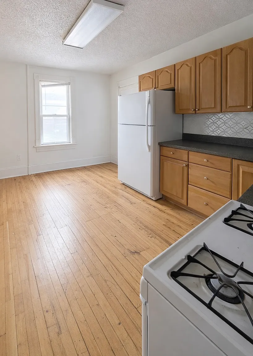 4 bed, $2,000 — Photo 4