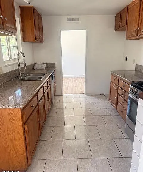 541 Glacier Ave — Photo 3
