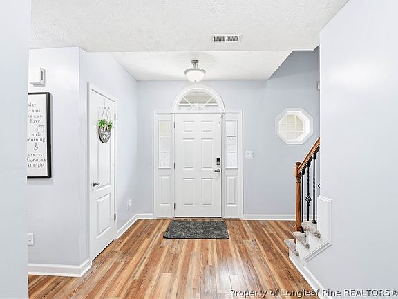 5th image of 212 Lennox Loop