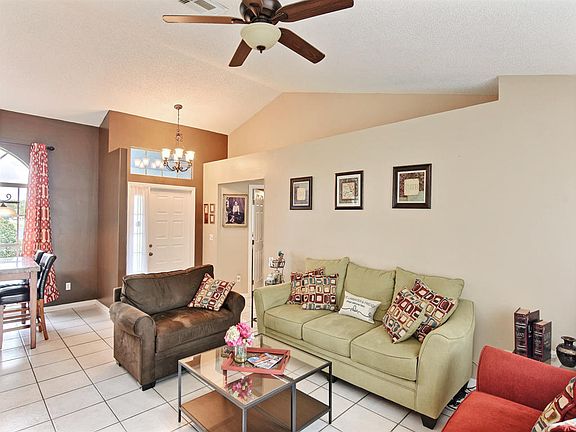 4th image of 1236 SE Manth Ln