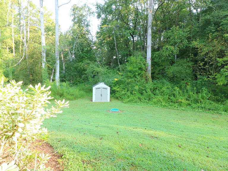 383 E Woodland Dr — Photo 20
