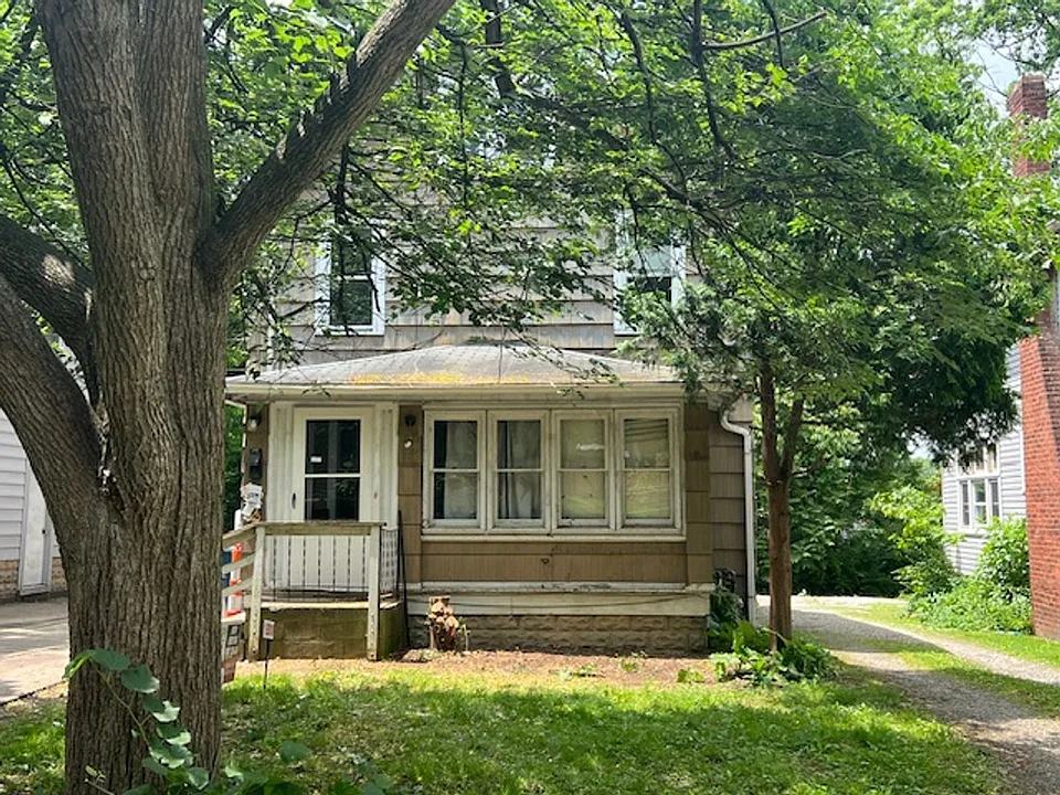 800 S Depeyster St