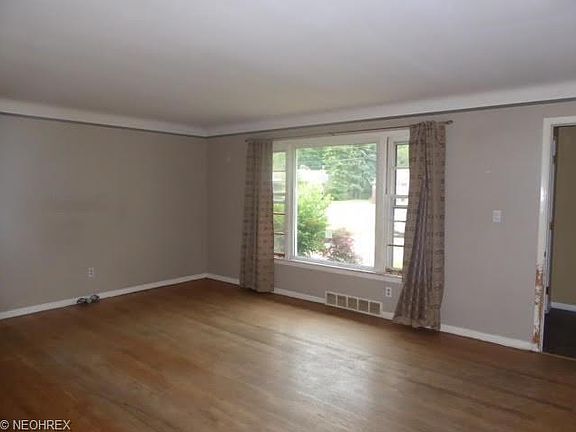 3rd image of 4947 Allendale Dr