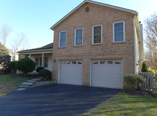 8837 Shadowlake Way, Springfield, VA 22153