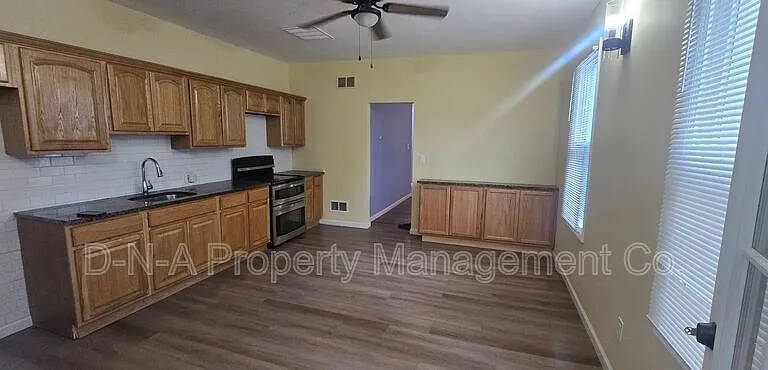 315 S Courtland St — Photo 6
