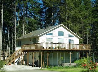 10116 Hopkins Pl, Anderson Island, WA 98303