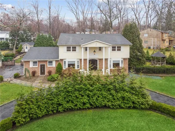 29 Woodhaven Drive, New City, NY 10956