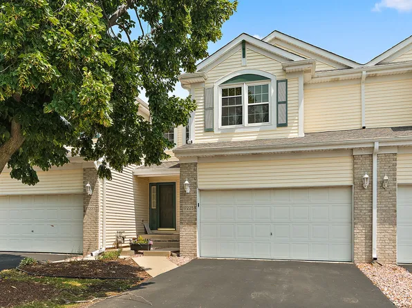 17225 Arrowhead Dr, Lockport, IL 60441