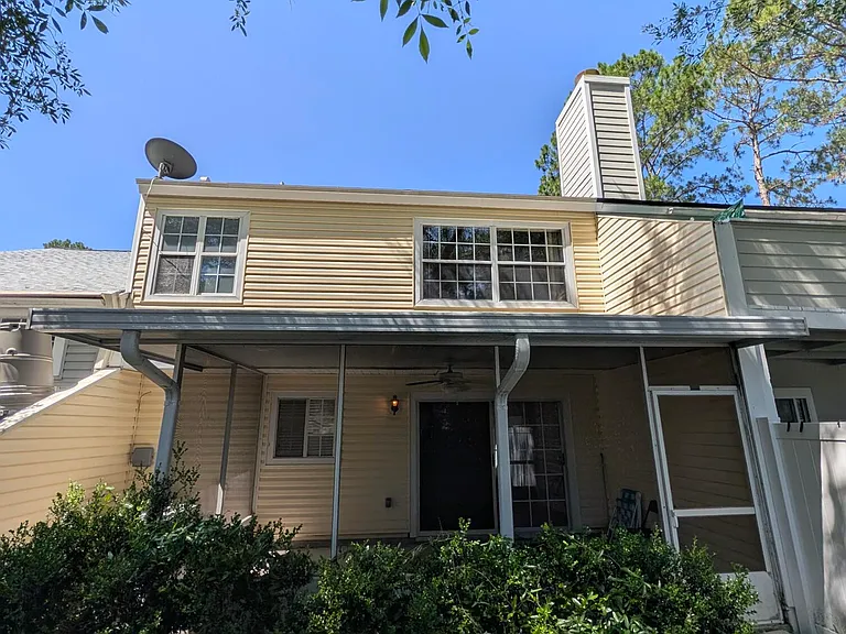 8175 Dunbarton Ct — Photo 2