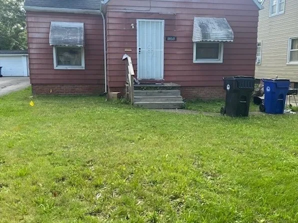 3853 Lee Heights Blvd, Cleveland, OH 44128