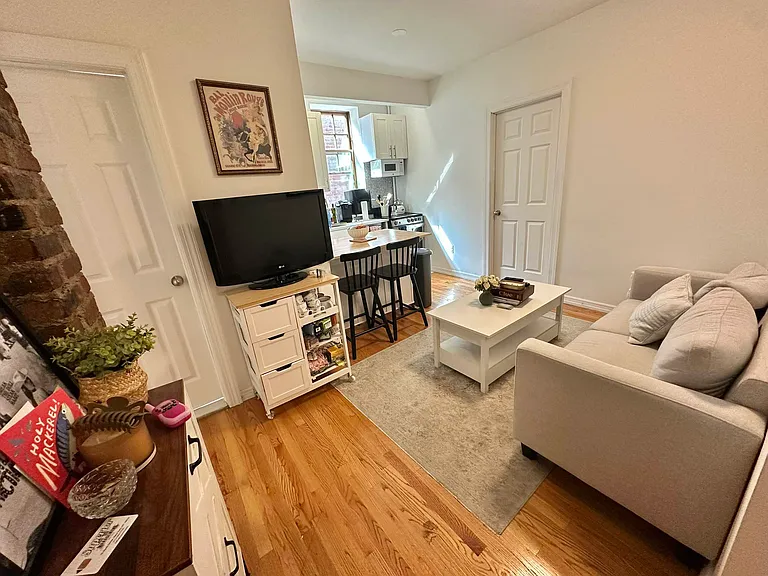 172 Prince St #5B — Photo 3