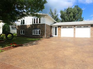 1420 1st Ave E, Dickinson, ND 58601