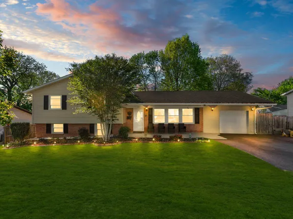 109 N Aspen Ave, Sterling, VA 20164