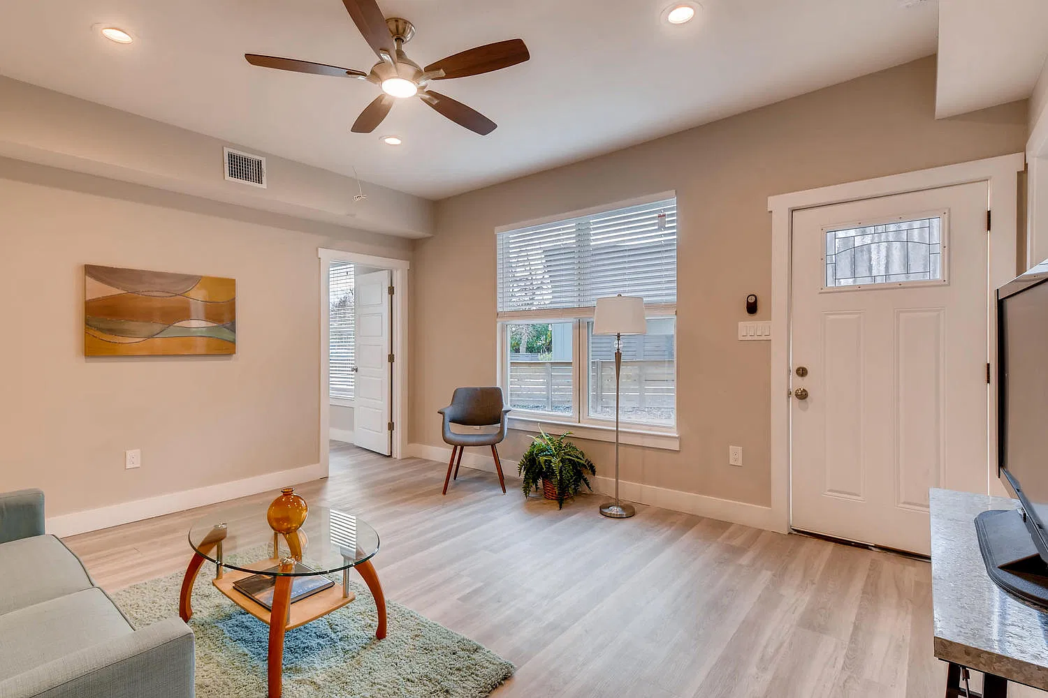 2 bed, 756 sqft, $1,695 — Photo 4