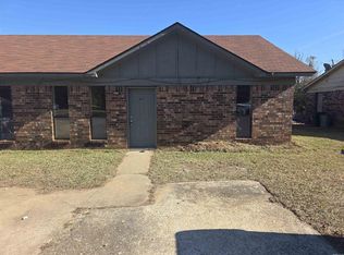 124 N Park St #B, Cabot, AR 72023