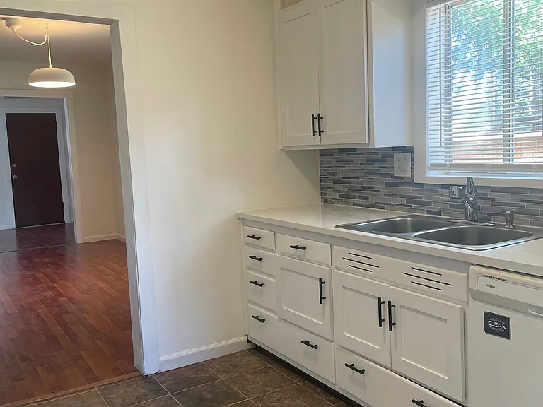 4950 Barger Dr — Photo 14