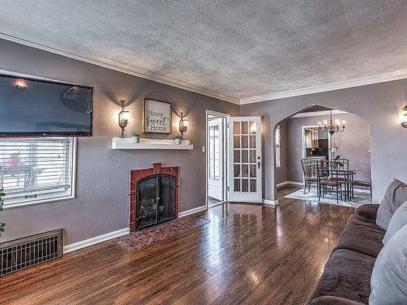 Beautiful living room! 