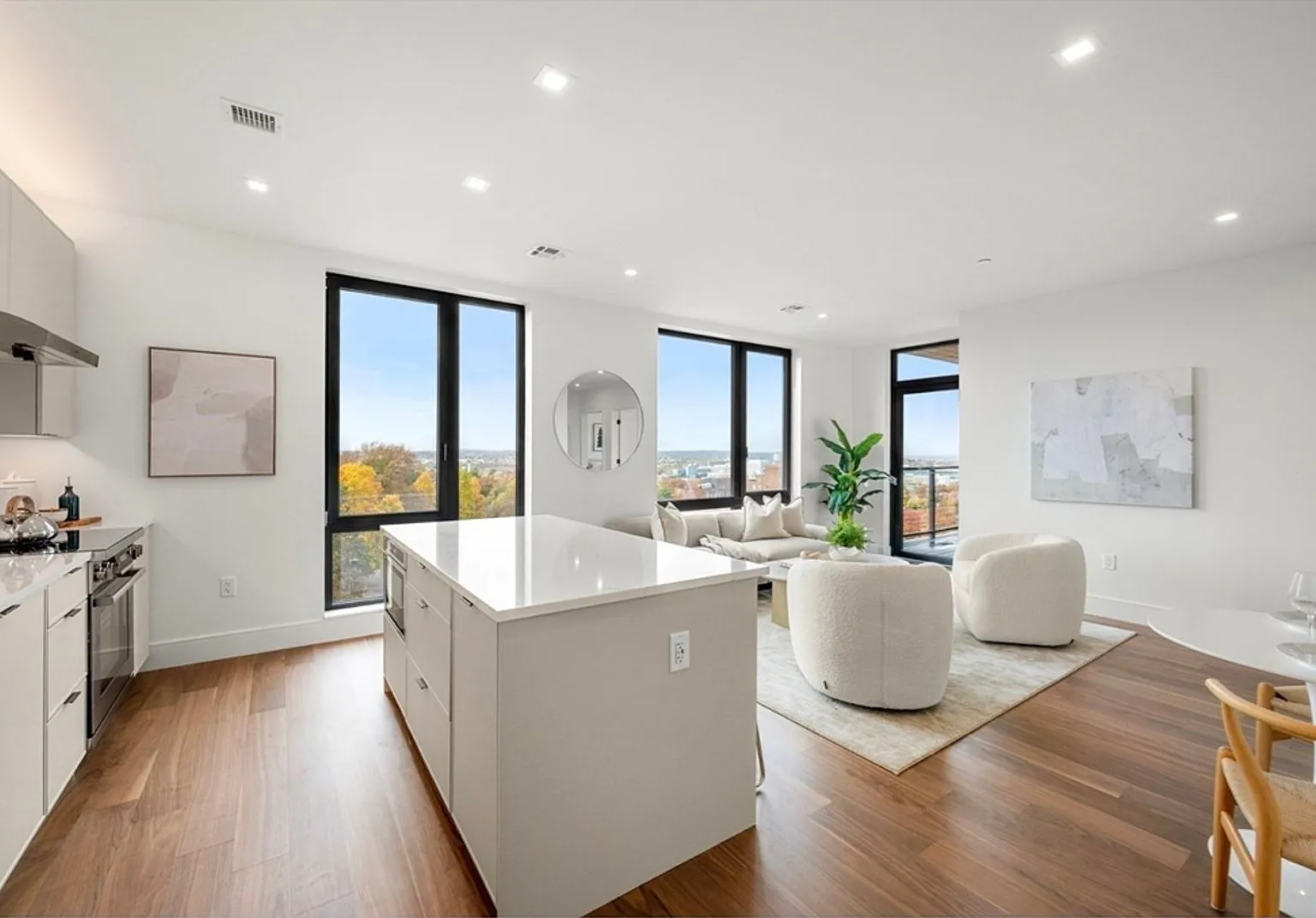 No Fee 2 Bed/2 Bath In Brighton's Nicest Building Parking Included — Photo 4