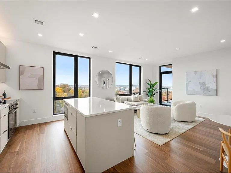 1510 Commonwealth Ave #605 — Photo 4