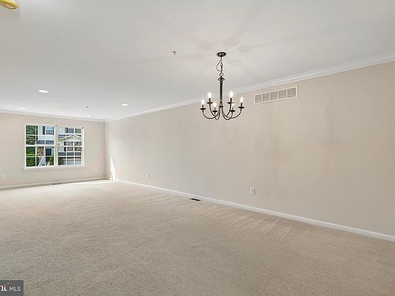 4th image of 475 Glenn Rose Cir