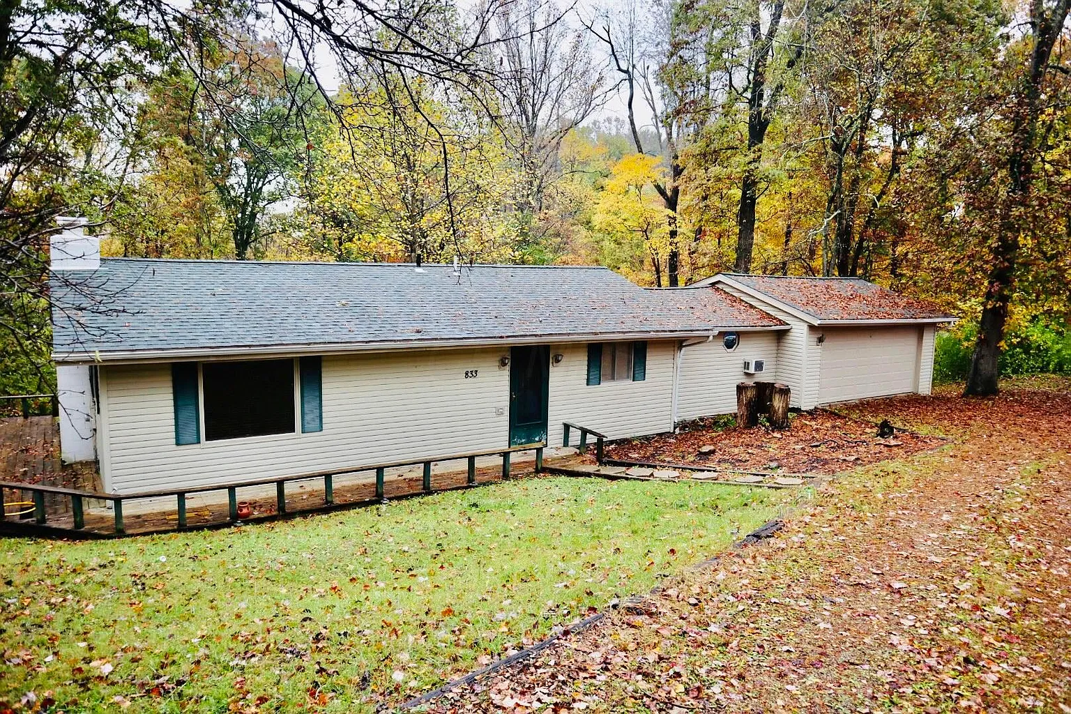 833 Kickapoo Ct photo 1