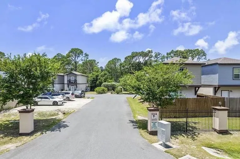 2222 Brooke St — Photo 43