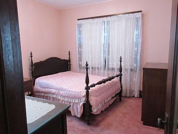 Main Floor Bdr porchside