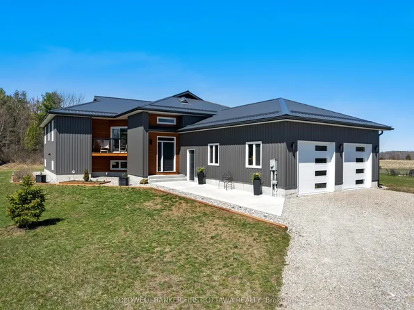 462 Althorpe Rd E, Tay Valley, ON K7H 3C9